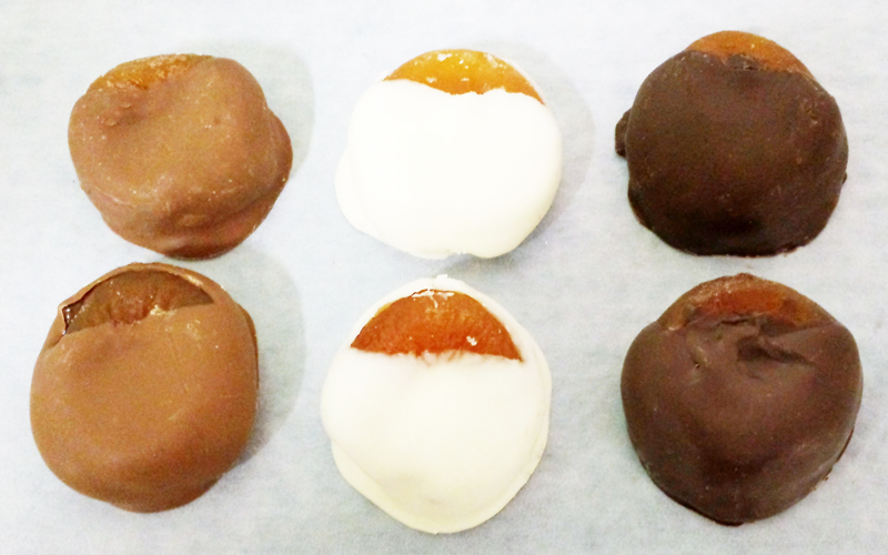 Chocolate Dipped Apricots (Glazed)